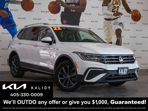 Used 2022 Volkswagen Tiguan SE image 1