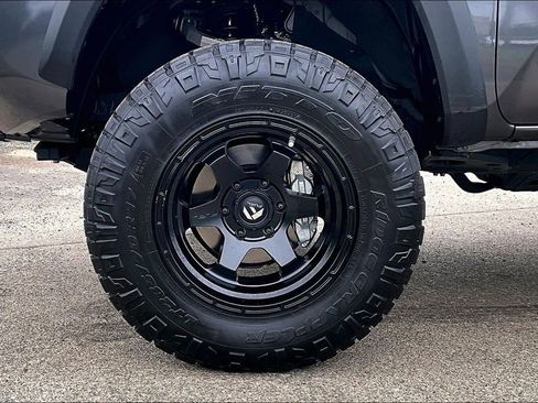 Used 2023 Toyota Tacoma TRD Off-Road AWD/4WD image 12
