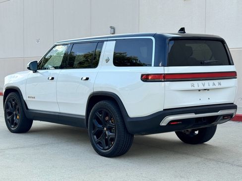 Used 2022 Rivian R1S Launch Edition image 6