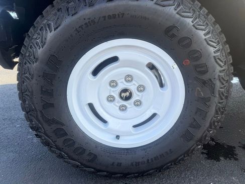 New 2025 Ford Bronco Heritage Edition AWD/4WD image 6