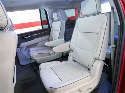 Used 2023 GMC Yukon XL Denali image 14