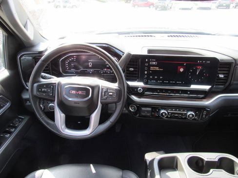 Used 2025 GMC Sierra 1500 SLT image 5