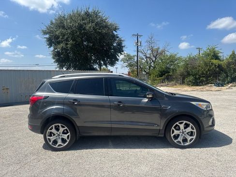Used 2019 Ford Escape Titanium FWD image 9
