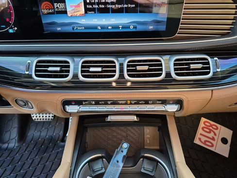 Used 2026 Mercedes-Benz GLS 580 4MATIC image 39