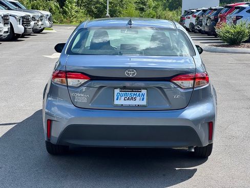 Used 2025 Toyota Corolla LE FWD image 5