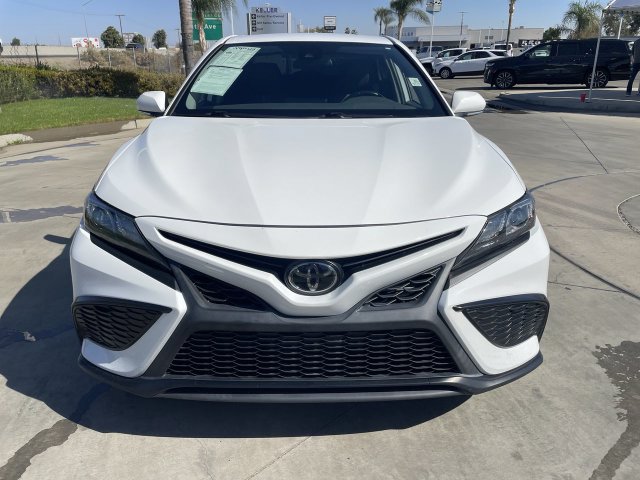 Used 2024 Toyota Camry SE FWD image 3