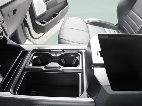 Used 2025 Ford F250 Platinum image 21