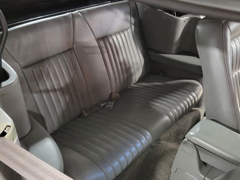Used 1989 Ford Mustang GT RWD image 17