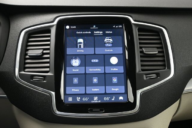 Used 2023 Volvo XC90 B5 Core w/ Protection Package Premier AWD/4WD image 16