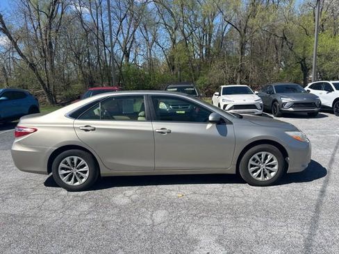 Used 2017 Toyota Camry LE image 2