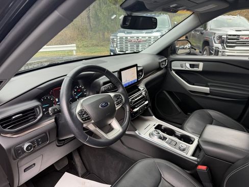 Used 2022 Ford Explorer Limited w/ Equipment Group 301A image 13