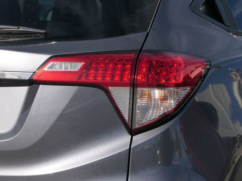 Used 2021 Honda HR-V EX-L image 4