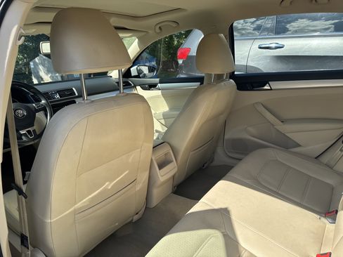 Used 2012 Volkswagen Passat 2.5 SE image 9