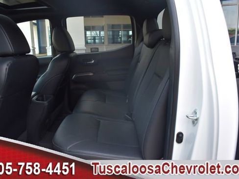 Used 2022 Toyota Tacoma Limited image 23