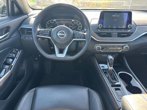 Used 2025 Nissan Altima 2.5 SR image 23