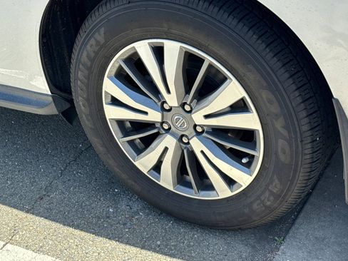 Used 2020 Nissan Pathfinder S FWD image 4
