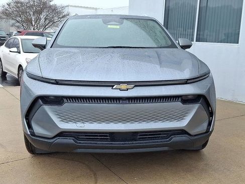 New 2026 Chevrolet Equinox EV LT AWD/4WD image 2