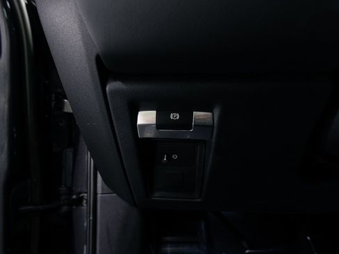 Used 2023 Land Rover Defender 110 Carpathian Edition image 10