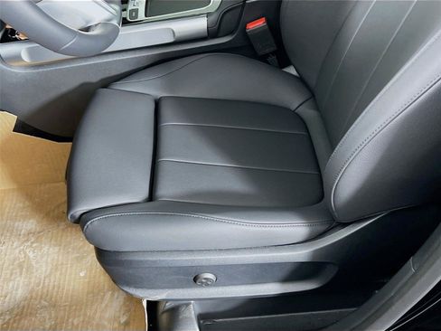 Certified 2026 Mercedes-Benz GLB 250 4MATIC image 17