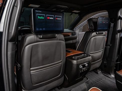 Used 2023 GMC Yukon Denali Ultimate image 32