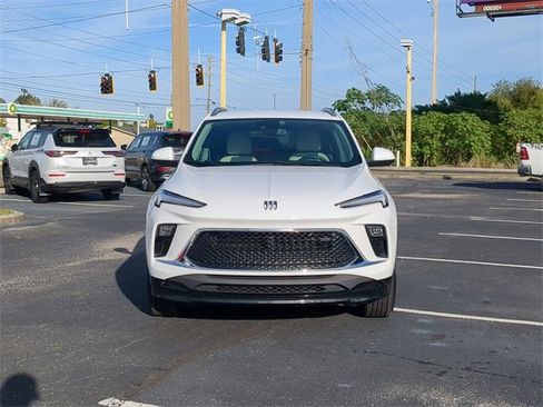 Used 2024 Buick Encore GX Sport Touring image 2