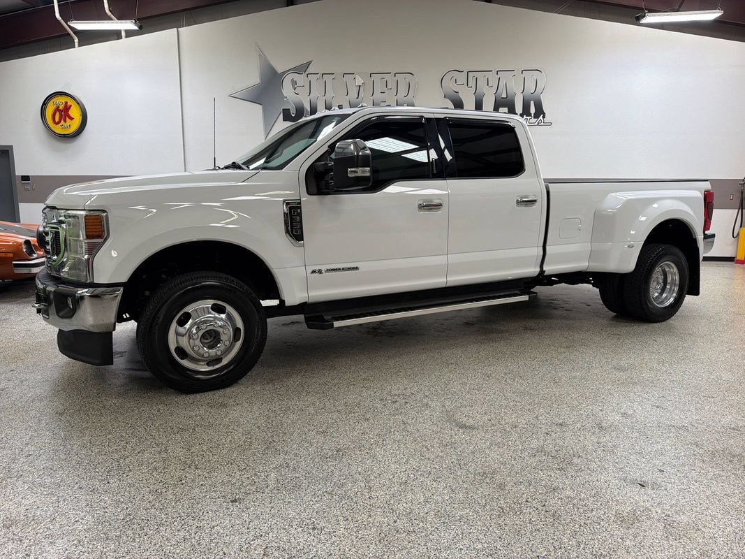 Used 2022 Ford F350 XLT w/ XLT Premium Package AWD/4WD image 1