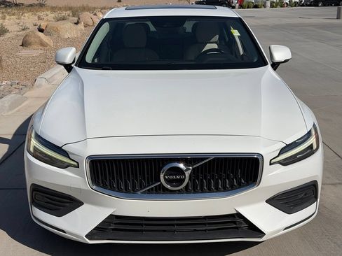 Used 2019 Volvo S60 T5 Momentum w/ Premium Package FWD image 3