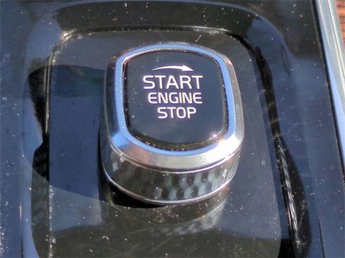 Used 2022 Volvo XC60 T8 Inscription w/ Advanced Package image 27