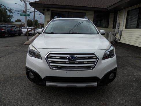 Used 2017 Subaru Outback 2.5i Limited AWD/4WD image 5