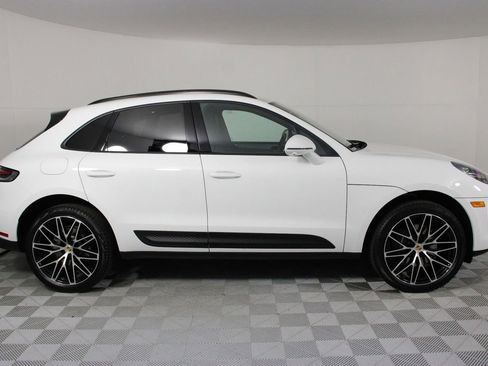Certified 2026 Porsche Macan AWD/4WD image 8