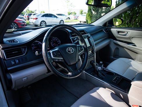 Used 2016 Toyota Camry XLE w/ Moonroof Package image 6