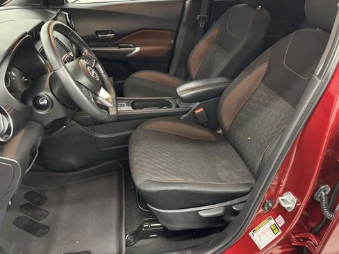Used 2022 Nissan Kicks SR image 13