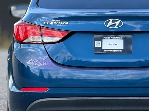 Used 2016 Hyundai Elantra SE w/ Option Group 02 FWD image 13