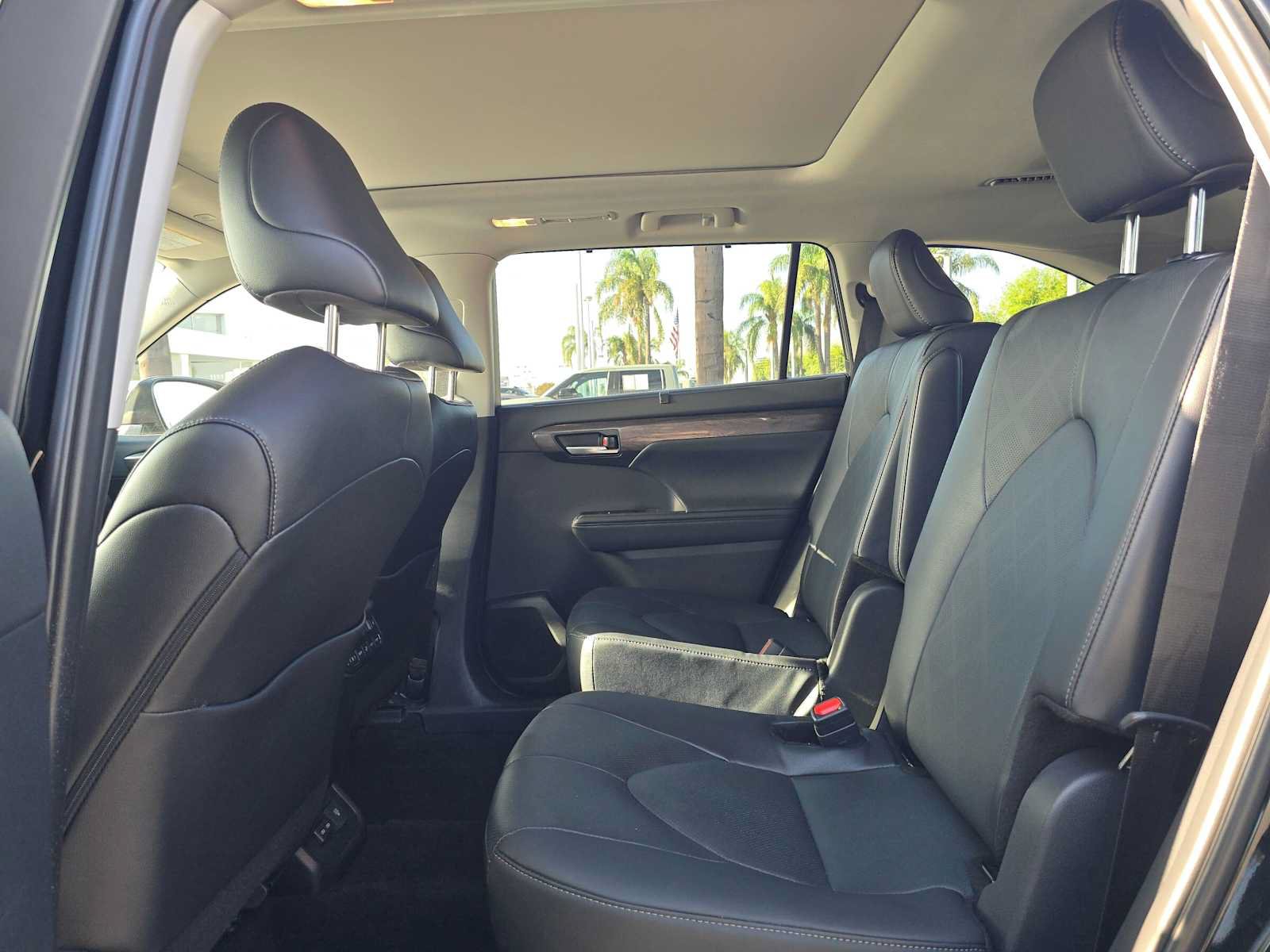 Certified 2026 Toyota Highlander Platinum AWD/4WD image 18