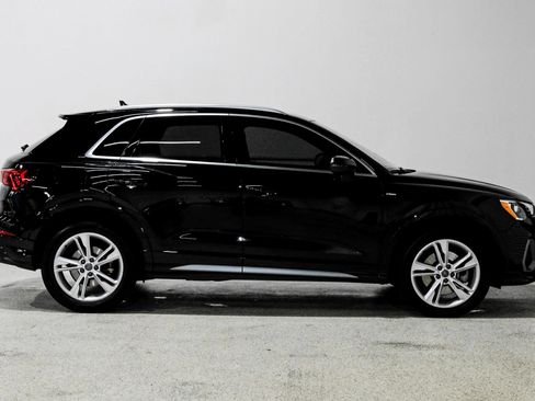 Used 2020 Audi Q3 2.0T Premium w/ Convenience Package AWD/4WD image 5