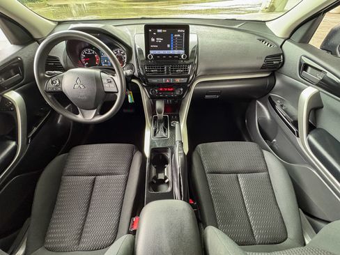 Used 2023 Mitsubishi Eclipse Cross LE AWD/4WD image 2