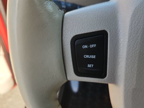 Used 2006 Jeep Grand Cherokee Limited w/ Trailer Tow Group IV AWD/4WD image 21