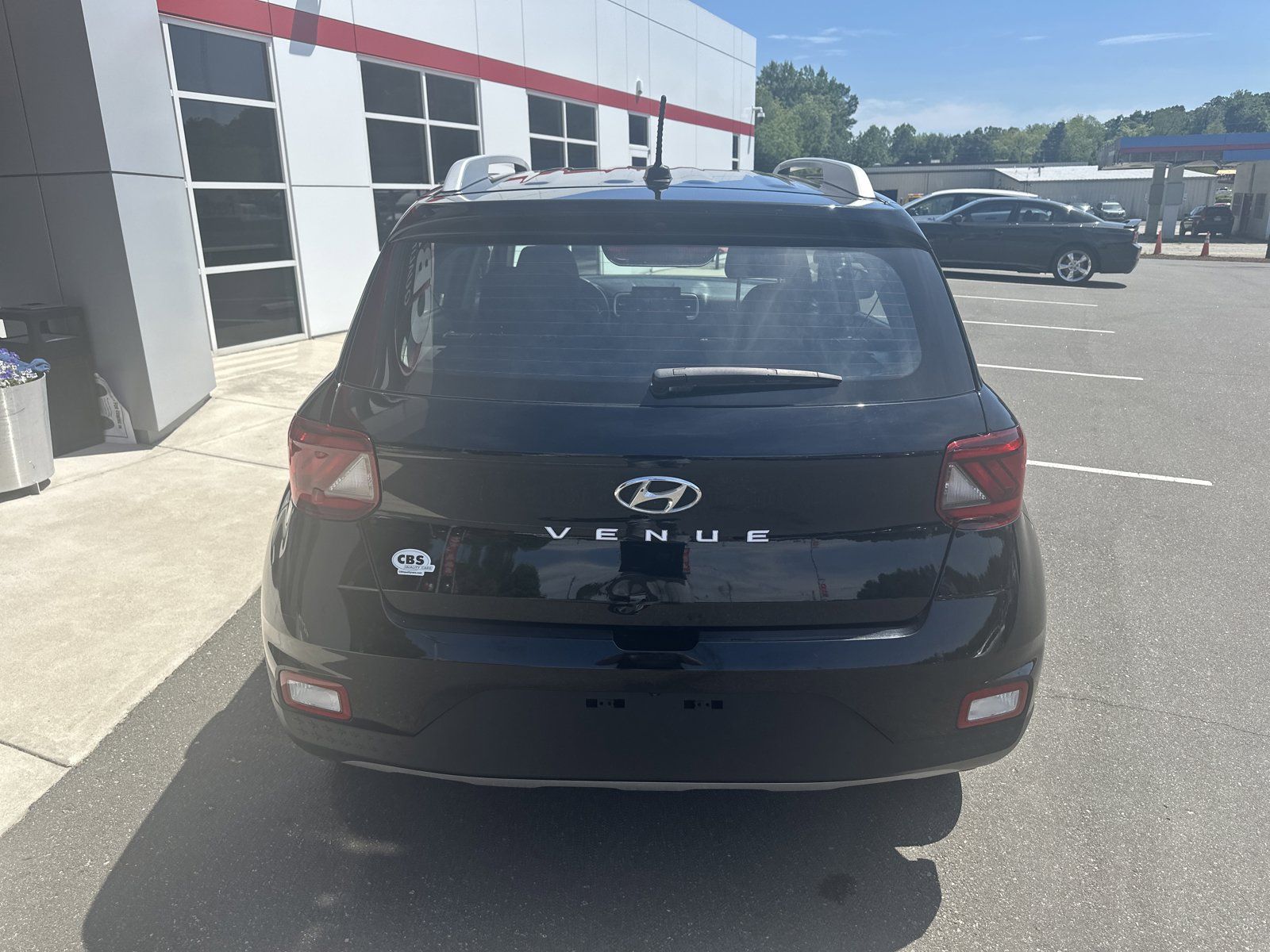Used 2025 Hyundai Venue SEL FWD image 7