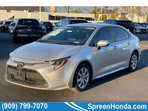 Used 2022 Toyota Corolla LE image 1
