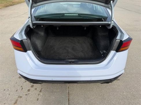 Used 2023 Nissan Altima 2.5 SR image 5