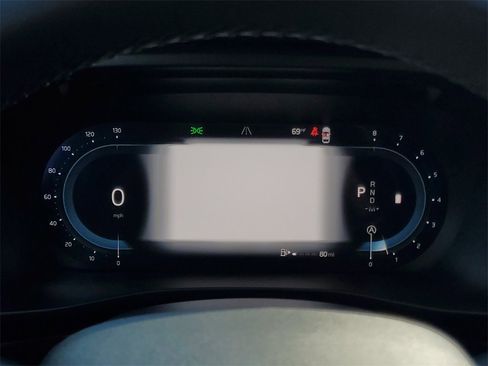 Certified 2025 Volvo XC40 B5 Plus image 22