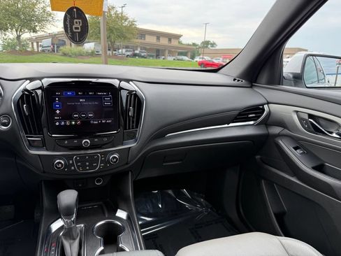 Used 2023 Chevrolet Traverse LT AWD/4WD image 13