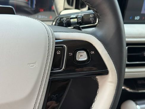 New 2026 Lincoln Aviator 2WD w/ Jet Appearance Package image 26