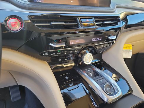Used 2025 Acura MDX FWD image 19