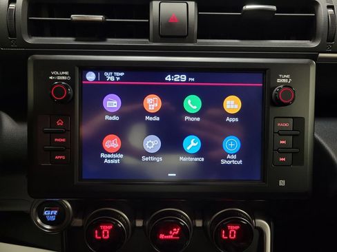 Used 2025 Toyota GR86 Premium w/ ALL Weather Mat Package (TMS) RWD image 19