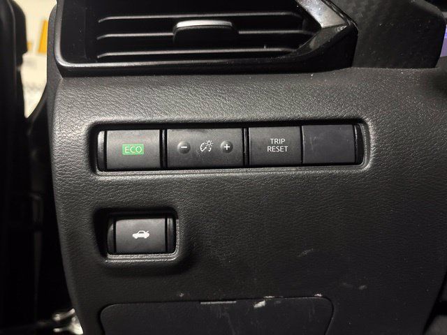 Used 2025 Nissan Sentra SV FWD image 29