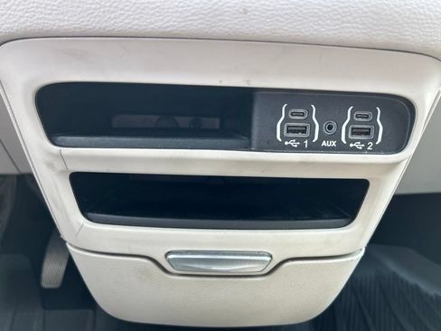 Used 2021 Chrysler Pacifica Touring-L w/ Premium & Safety Sphere Group FWD image 33