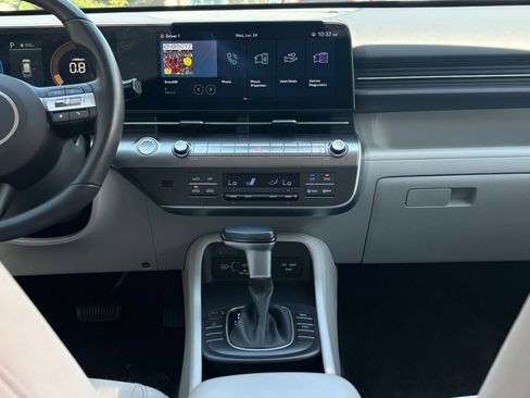 Used 2025 Hyundai Kona SEL AWD/4WD image 17