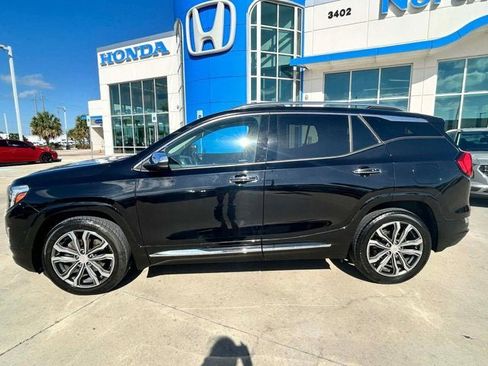 Used 2019 GMC Terrain Denali w/ Advanced Safety Package FWD image 2