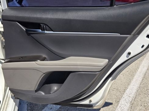 Used 2022 Toyota Camry SE FWD image 26